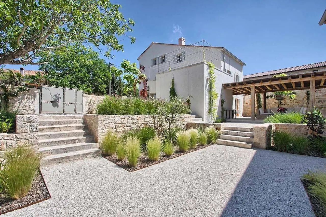 Family Villa Charlotta With Pool In Visnjan Radovani