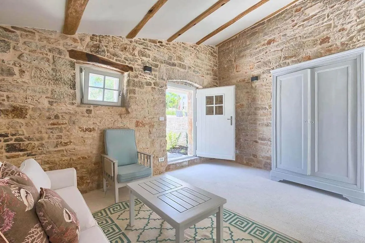 Family Villa Charlotta With Pool In Visnjan Radovani