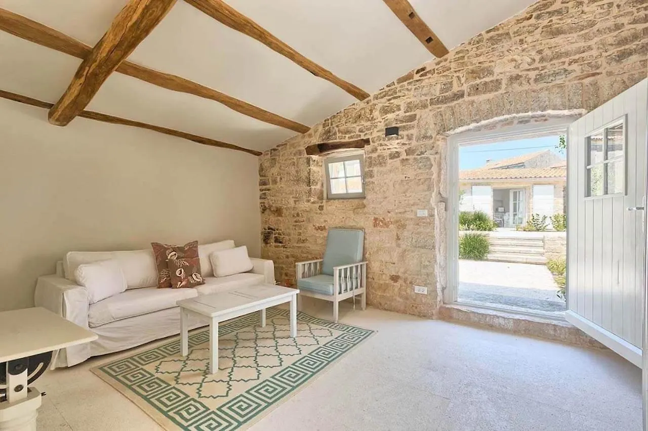 Family Villa Charlotta With Pool In Visnjan Radovani