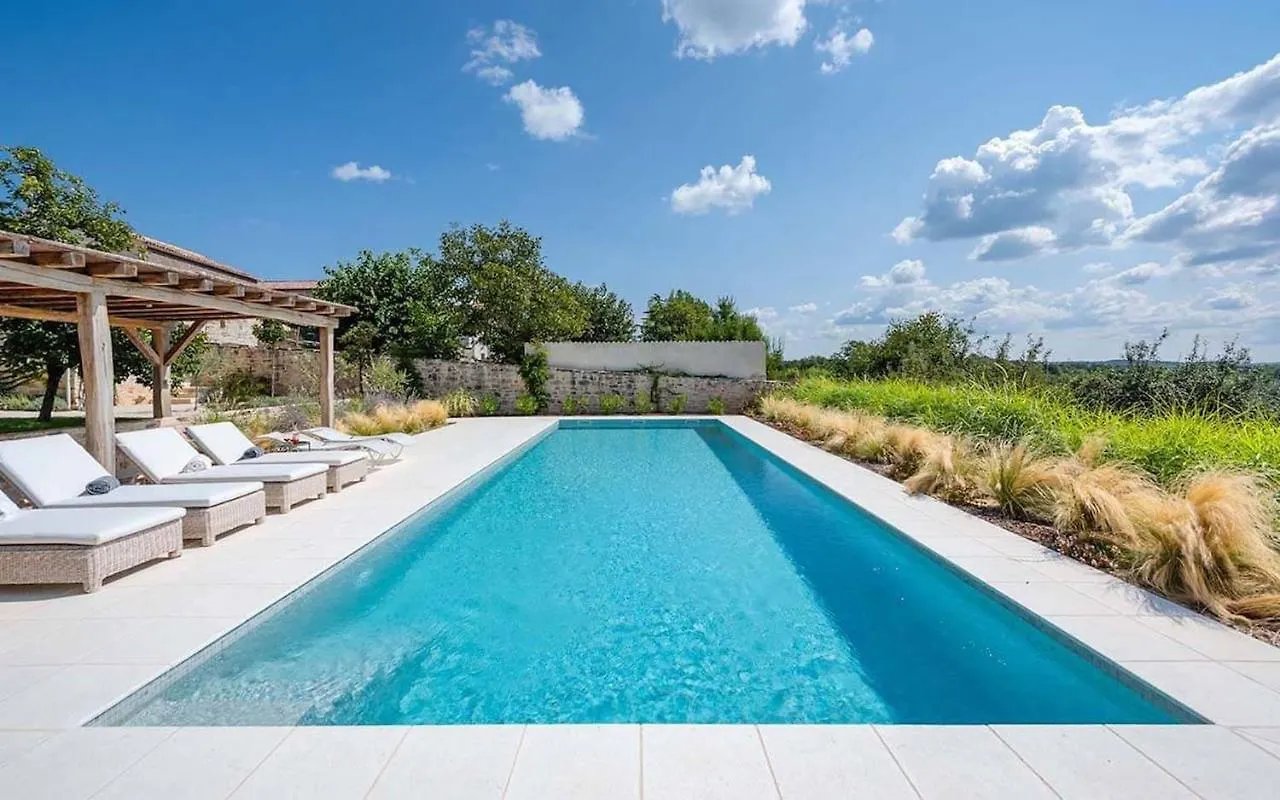 Family Villa Charlotta With Pool In Visnjan Radovani