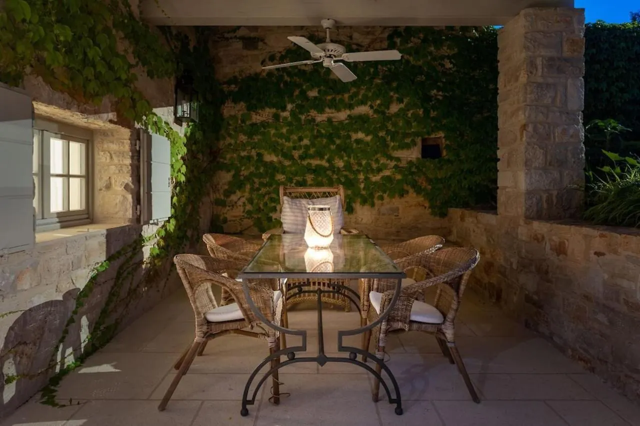 Family Villa Charlotta With Pool In Visnjan Radovani
